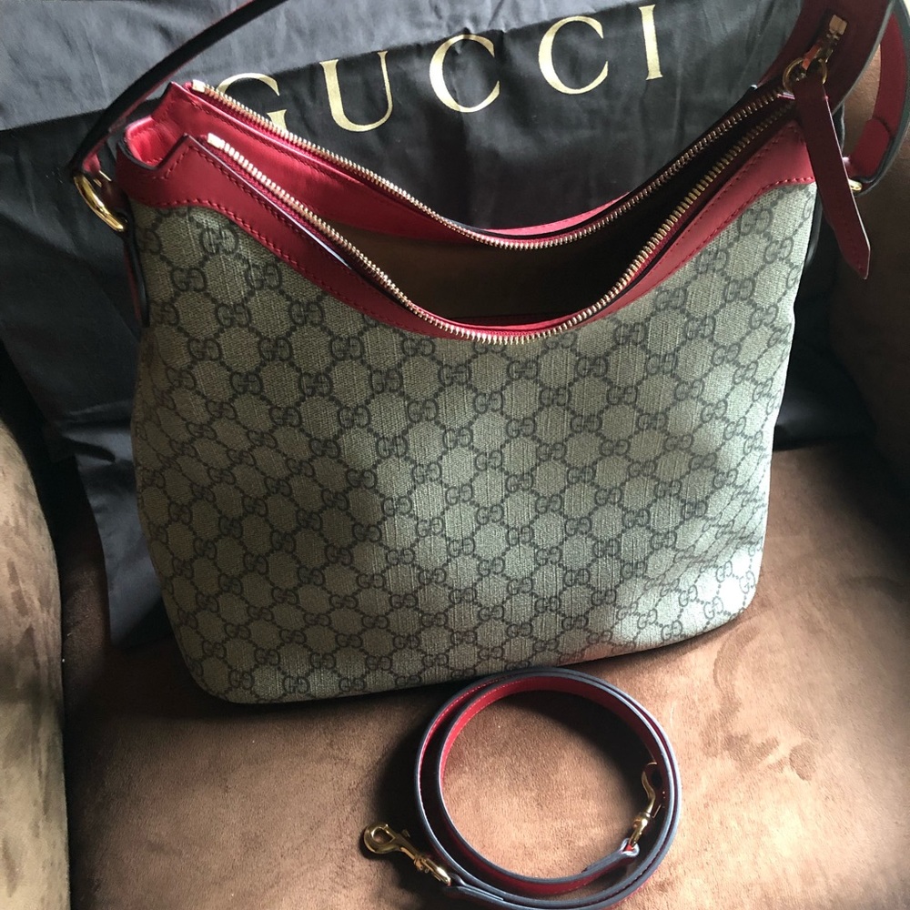 Gucci GG Supreme Convertible Hobo - Picture 6 of 7